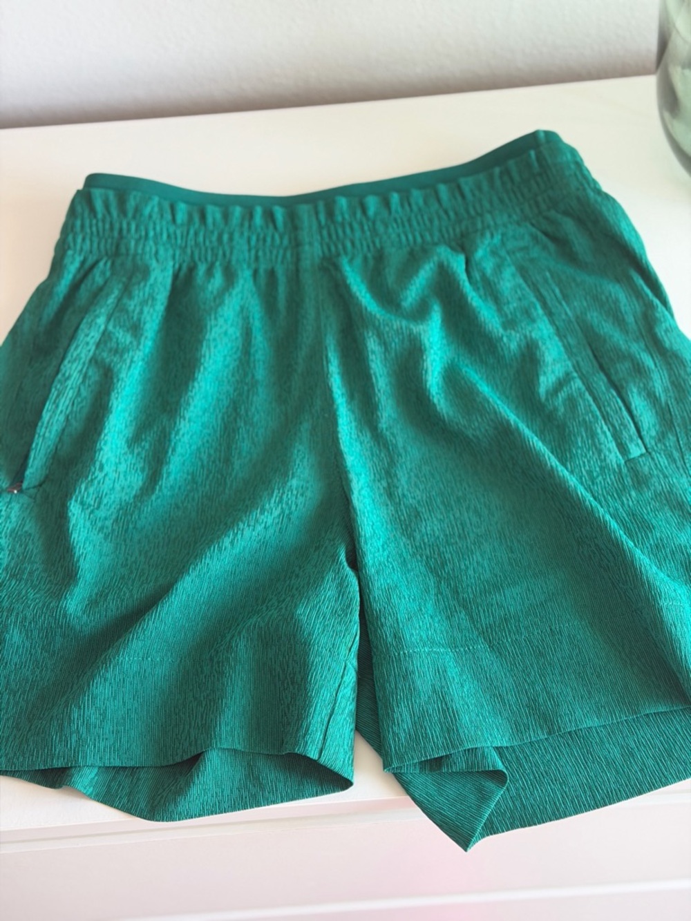 ATHLETA NWOT Women’s Green Textured Pull-On Shorts